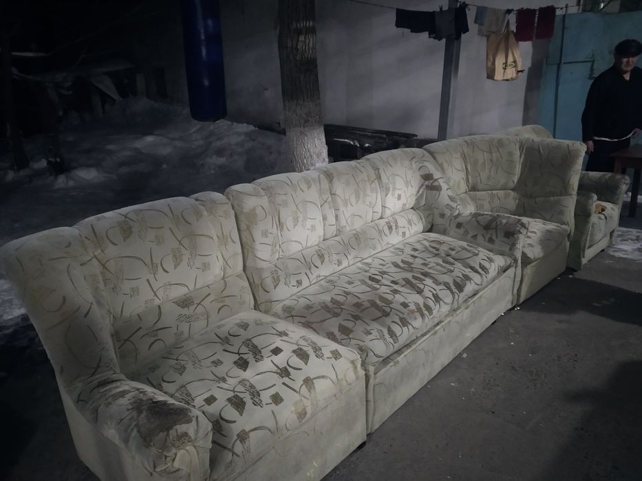 Продам диван очень дешево