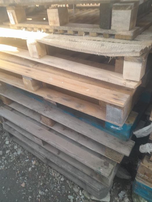 Vând paleti non euro și euro.