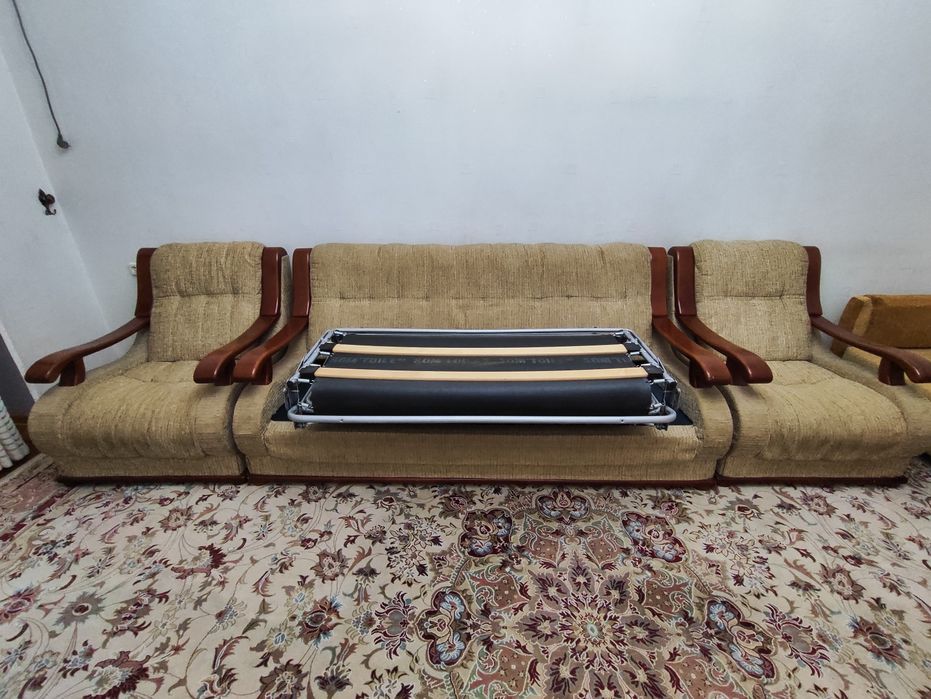 Продается раскладной диван.