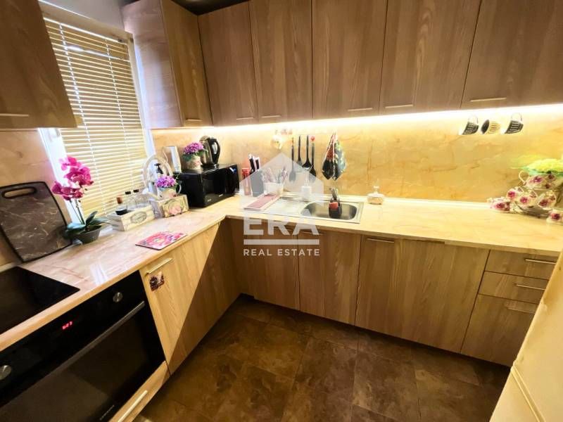 Продава се Къща в с. Осеново, Област Варна - 245 кв.м за 939 €/кв.м - Снимка #7