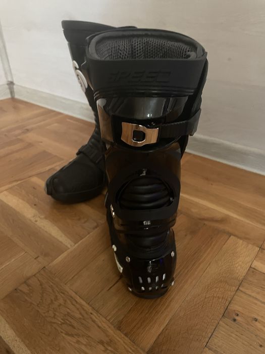 motocross boots нови не са носени 42номер