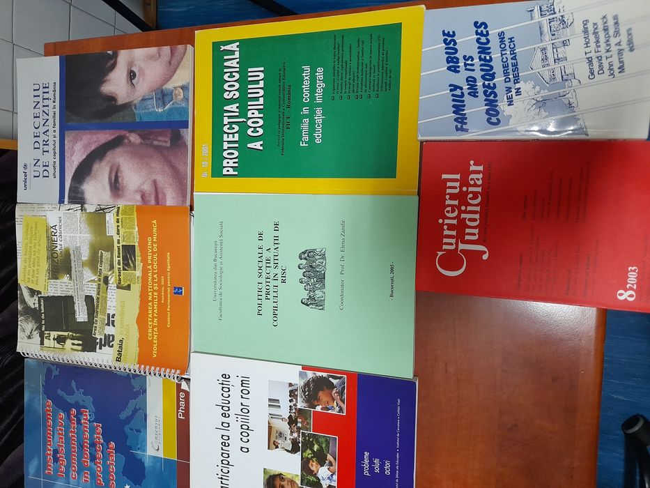 Cărți asistenta sociala/reviste/abuz