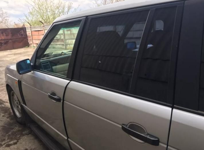 Usa portiera stanga dreapta fata spate Range Rover Vogue L322 dezmembr