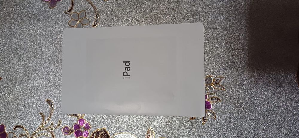 Планшкт Apple .  iPad .