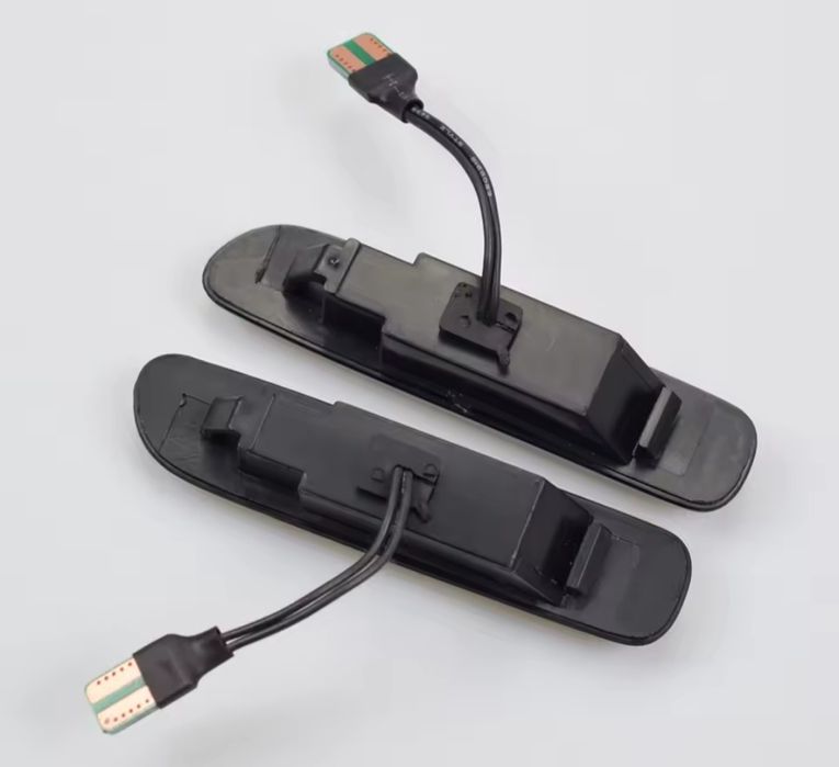 Нови черни Динамични/Бягащи мигачи BMW E46 pre facelift/Преди фейслифт