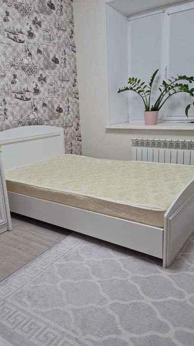 Продам кровать с матрасом ! Срочно !