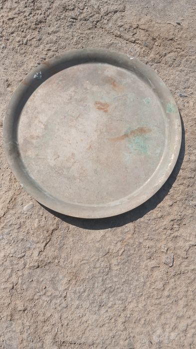 Mis lagncha diametiri 50 sm qadimiy buyum sotiladi
