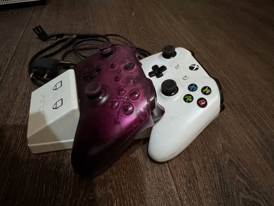 Продам Xbox One S 1tb