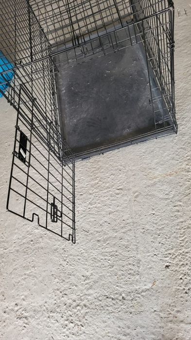 Заводская клетка для мелких животных.