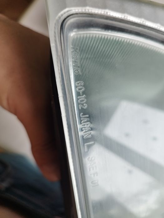 Продам противотуманки на Лексус 470. Оригинальные противотуманки.