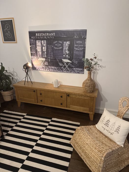 Comodă living, solidă și elegantă, din lemn masiv de frasin