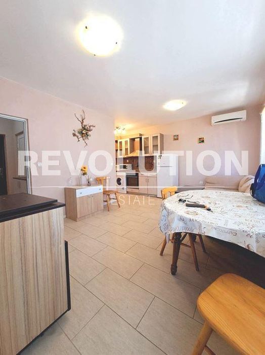 Дава се под наем Двустаен апартамент в Варна, Левски - 46 кв.м за 438.6 € - Снимка #2
