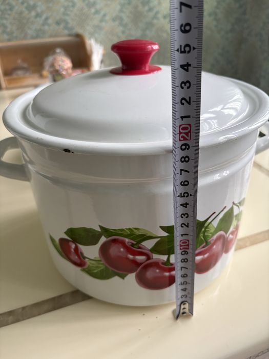 Кастрюли эмалированные б/у