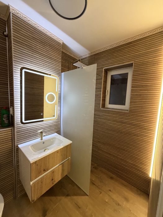 Inchiriez apartament