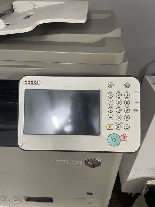 Imprimanta multifuncionala canon