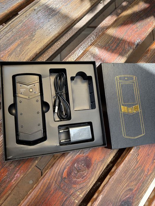 Vertu Слайдер Black