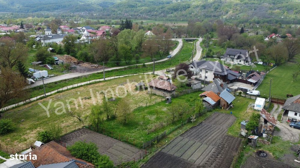 Casă de vânzare în comuna Mălureni, sat Mălureni, județ Argeș.