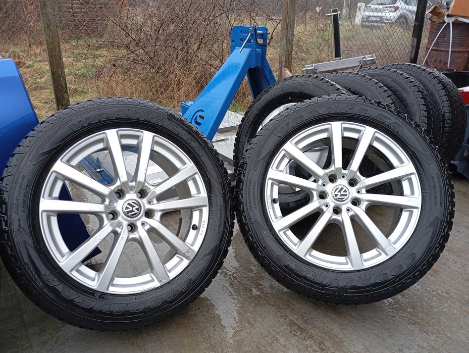 Vând roti complete pe 19 și pe 16 pentru VW Amarok