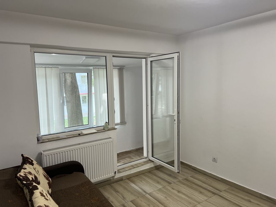 Inchiriez apartament 2 camere