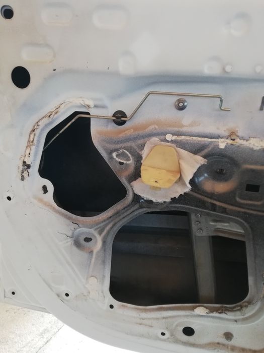 Ușă  față  stânga