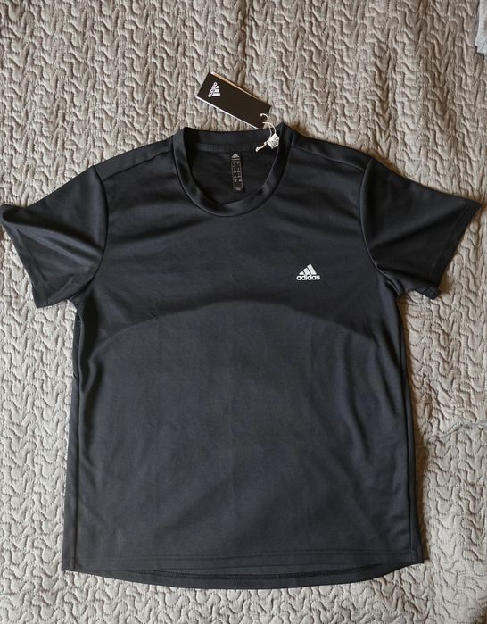 Нова тренировъчна тениска Adidas размер M