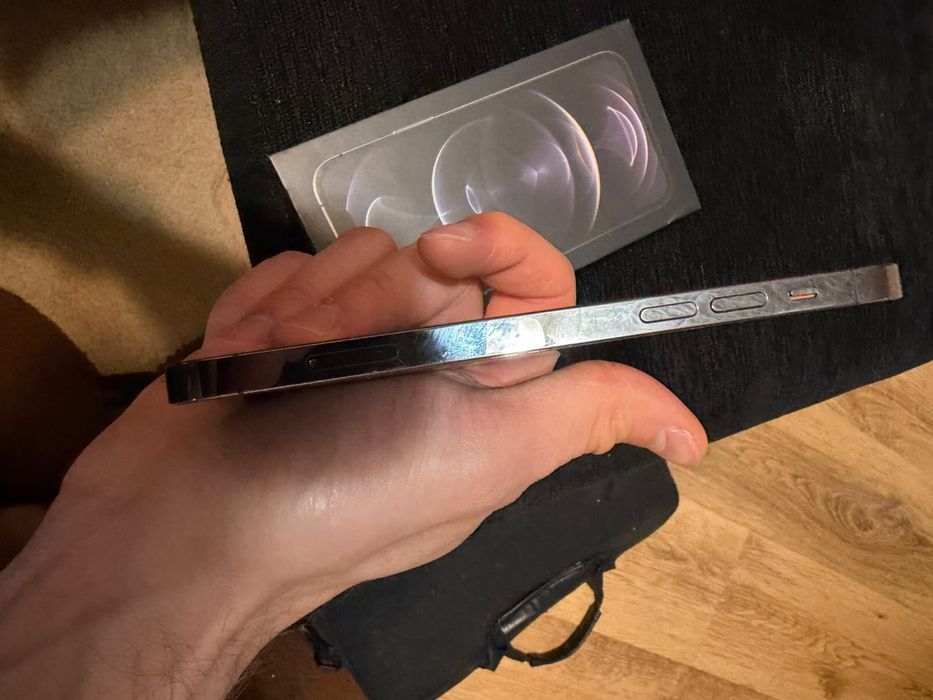 iPhone 12 Pro (128GB) – Като Нов! / 98% Батерия