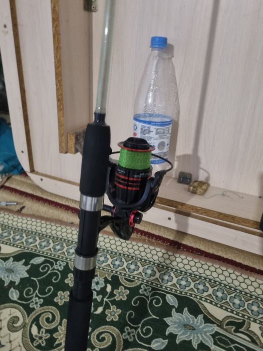 Новый удилище с катушкой