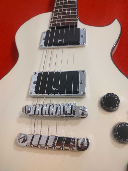 Китара Ibanez ART120WH