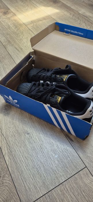 Adidas superstar