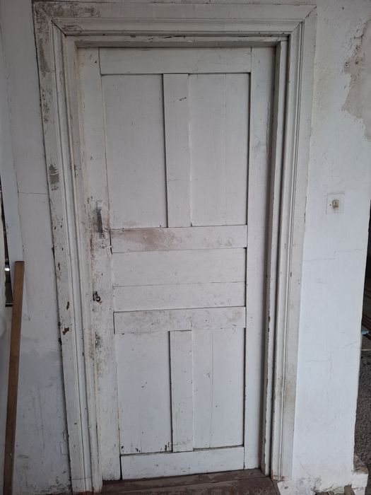 Rabochiy bu rom eshiklar sotiladi. (рабочий ром эшик бу сотиди