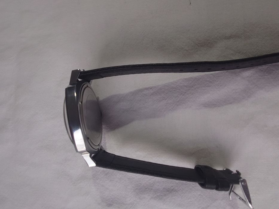 Слава с дата, съветски механичен часовник с ръчно навиване.,