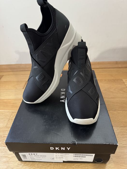 Сникърси DKNY удобни и леки