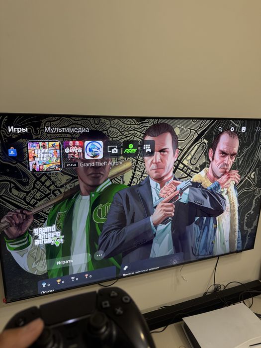 PS5 в идеальном состоянии.