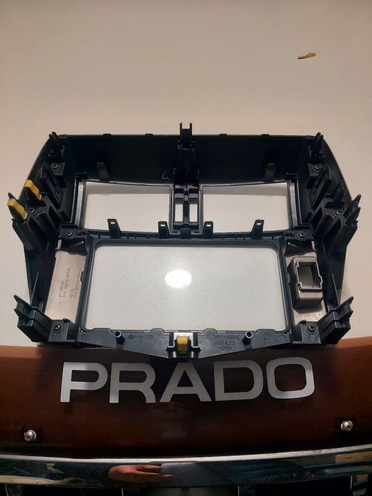 Рамка от магнитолы Тойота Прадо 150.