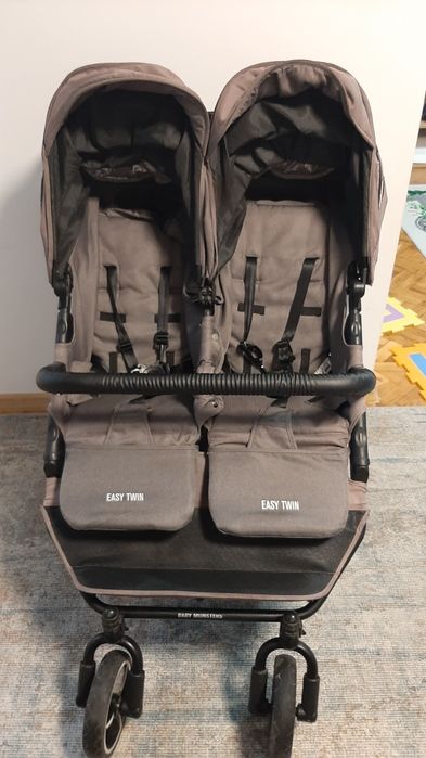 Количка за близнаци