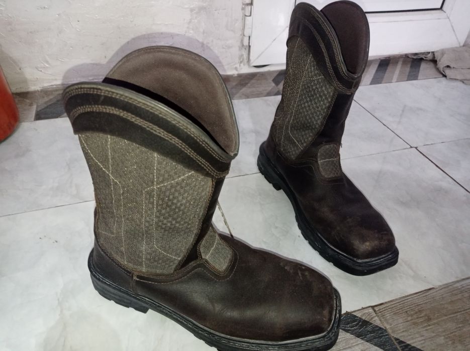 Продам кожаную рабочую обувь