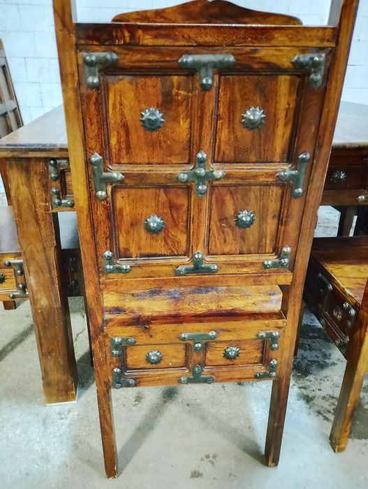 Масивни Маси и столове