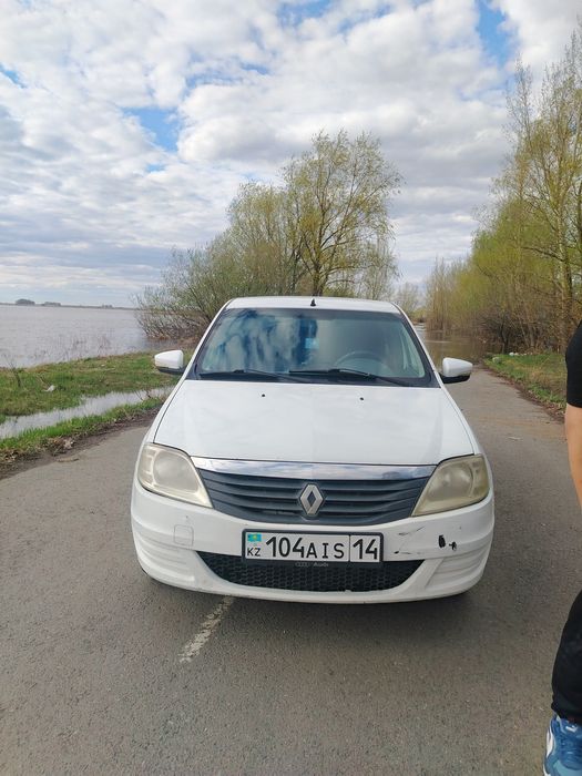 Продам Рено Логан 2013г