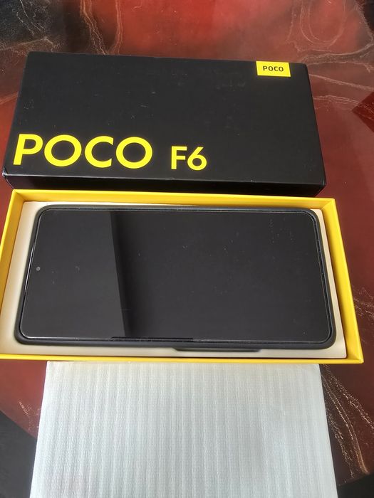Vând Xiaomi Poco F6  8/256 GB.