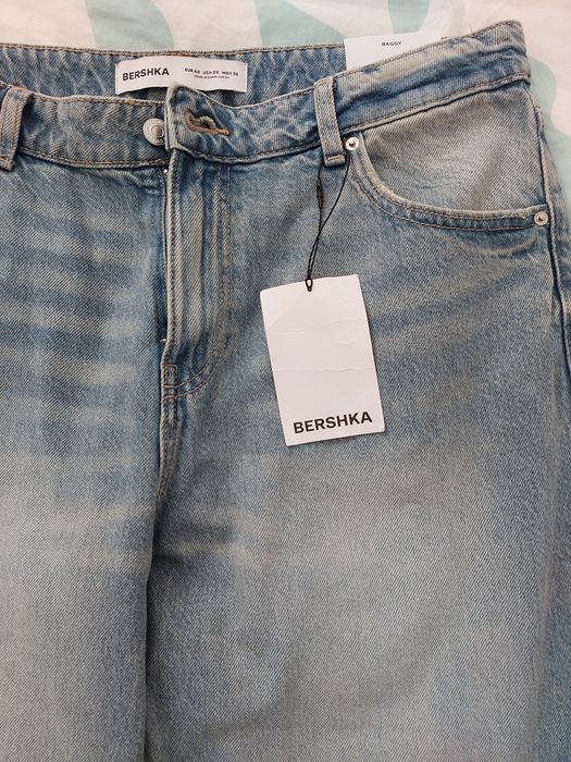 Blugi largi Bershka