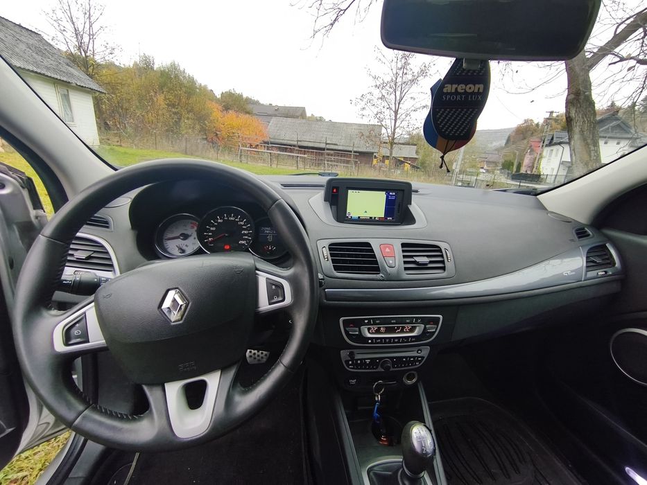 RENAULT Megane