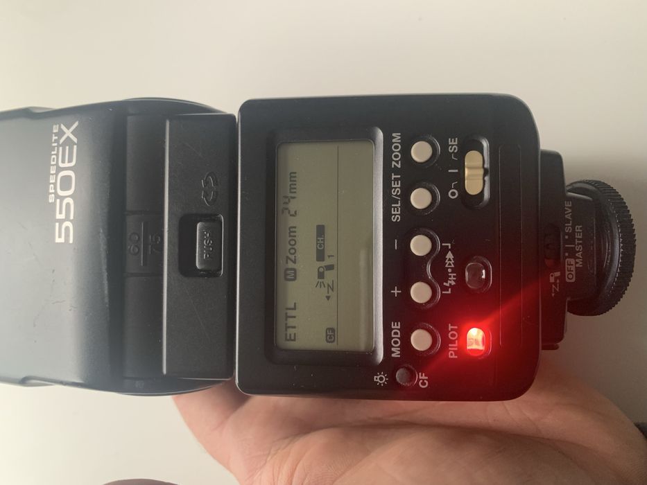 Canon Speedlite 550ex Blit DSRL cu bateri