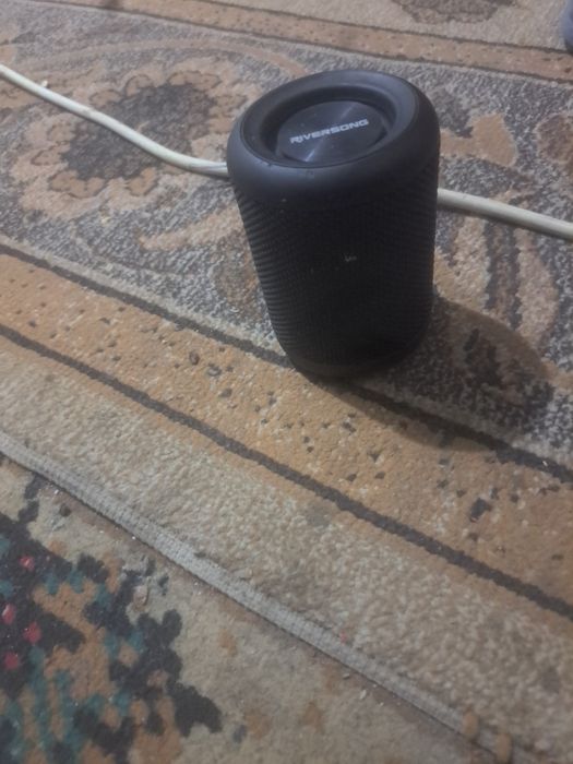 Boxă bluetooth .