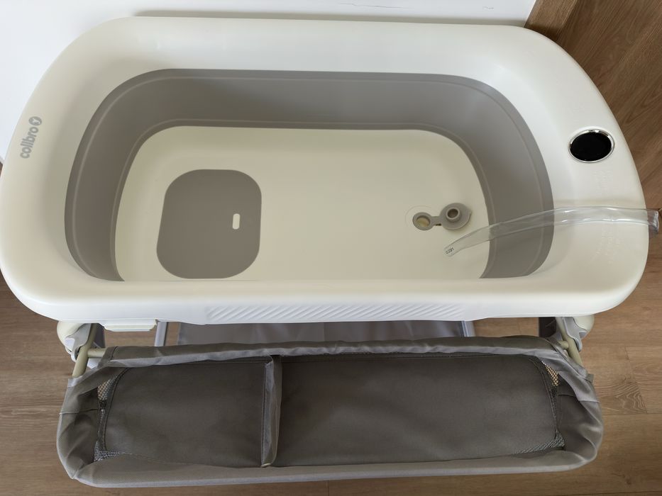 Set de baie 2in1 cu masuta de infasat si cadita Colibro Flip, cu termometru, furtun de scurgere si roti