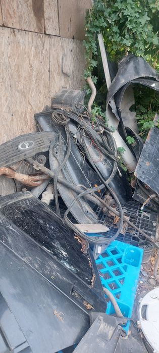 Запчасти на Лада приора