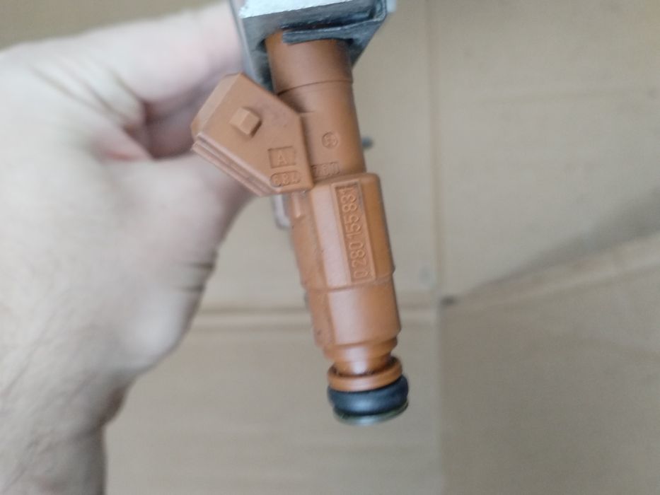 Бензинов инжектор, дюза 1бр. с рейката