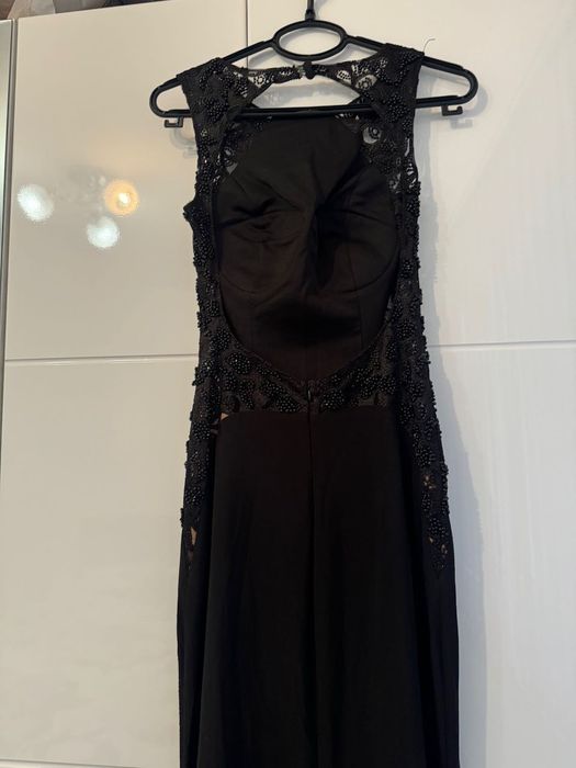 Черна бална рокля
