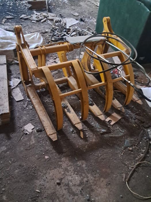 Трактор погрузчик