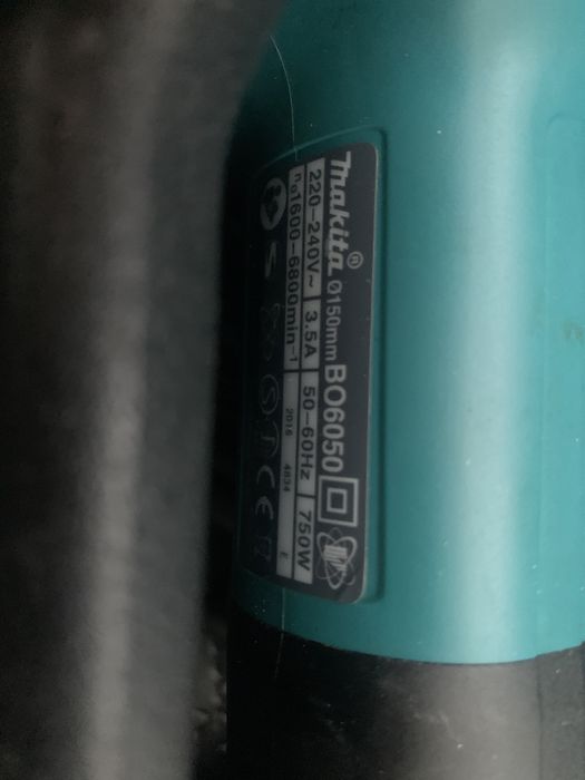 Makita BO6050/220V/750W/ ексцентър шлайф/ с куфар