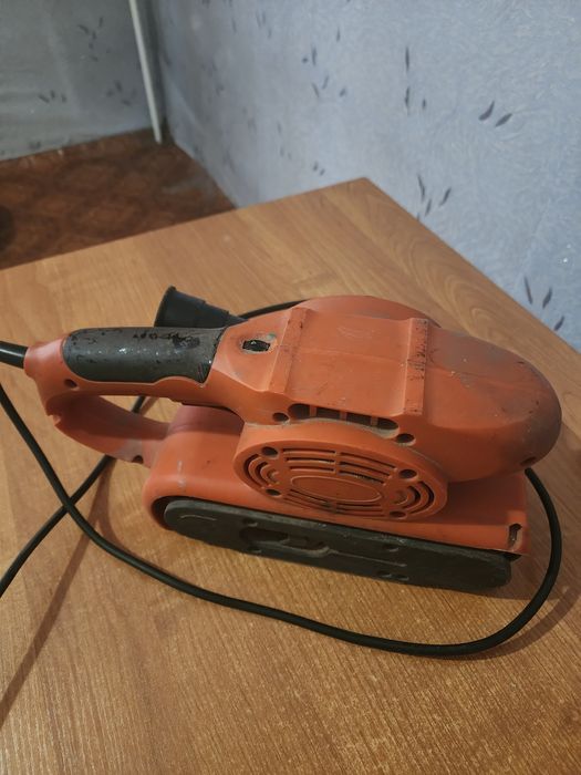 Шлифовальная машинка